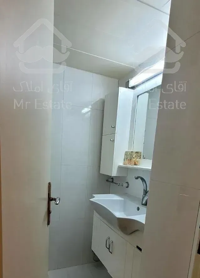 ۸۲ متر اشرفی.طبقه۲ فول.خطی رو به آفتاب.لوکیشن