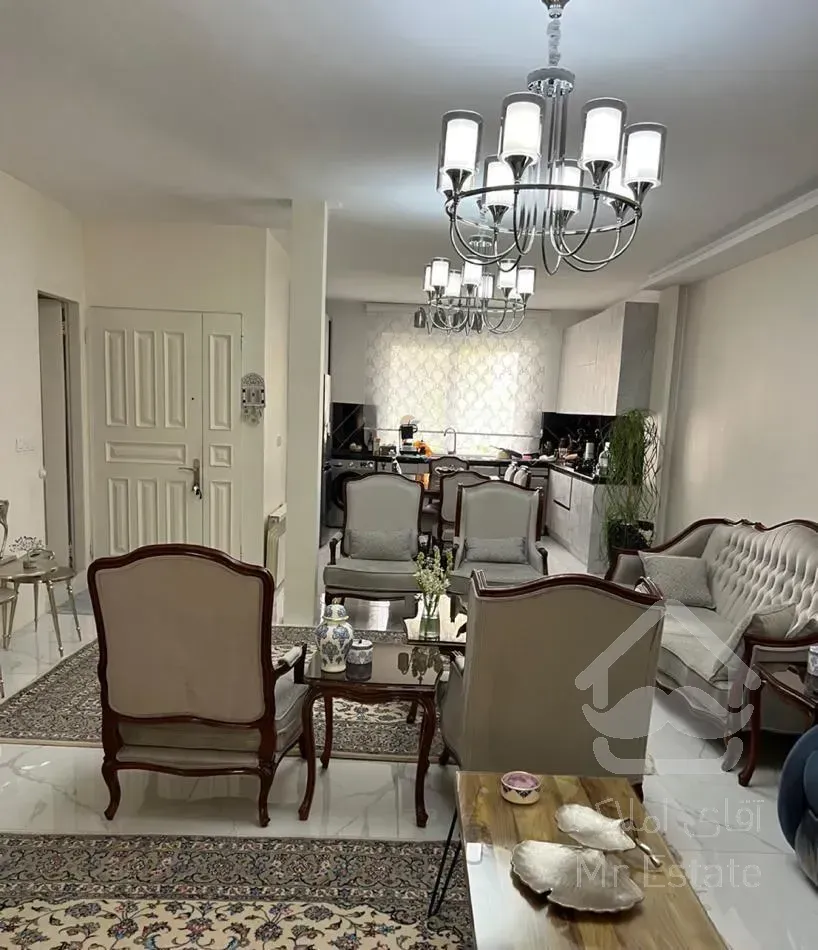 فروش آپارتمان ۱۰۵ متری ۲ خوابه طبقه ۳