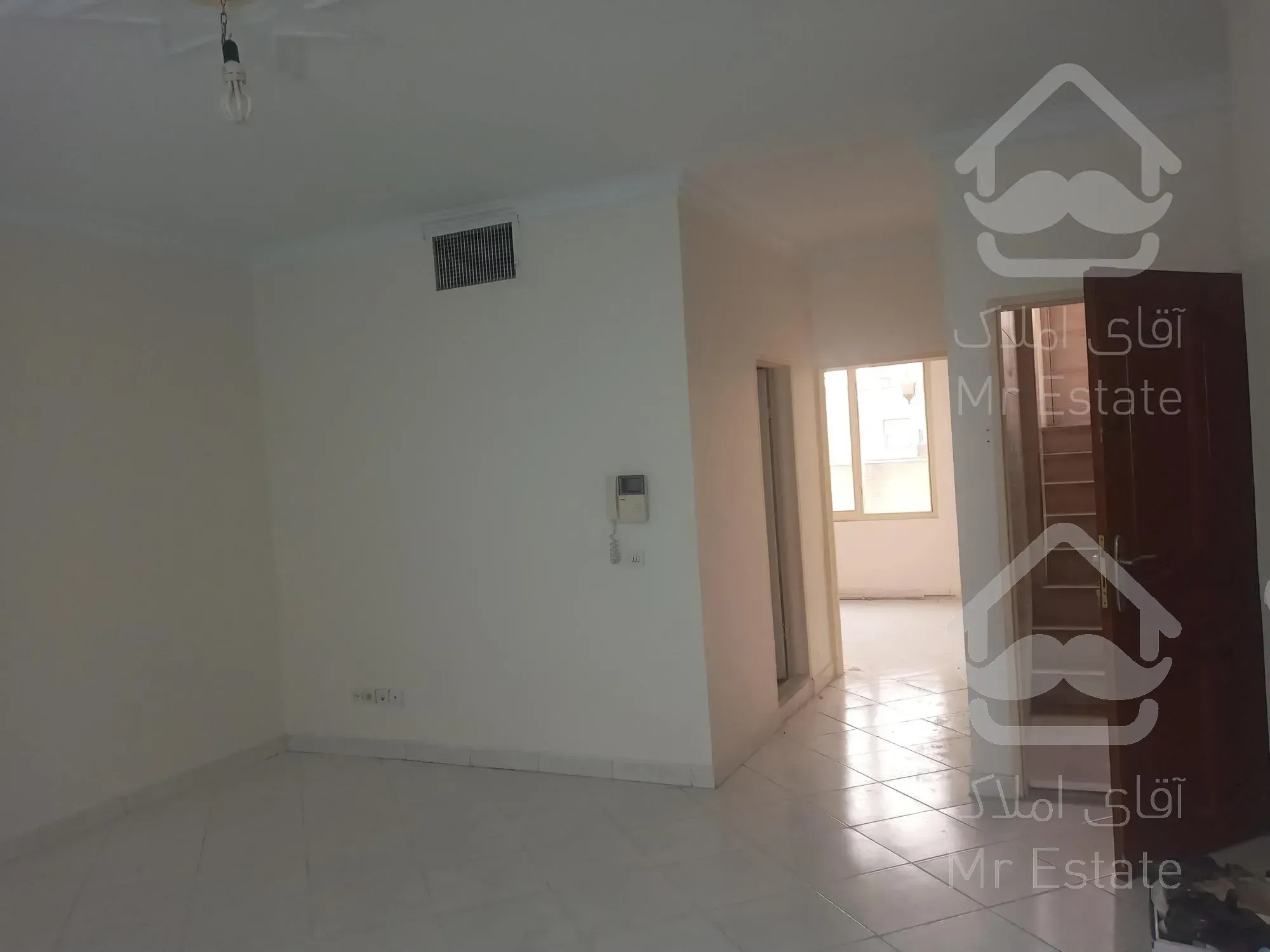 آپارتمان دوخواب در خیابان استادمعین