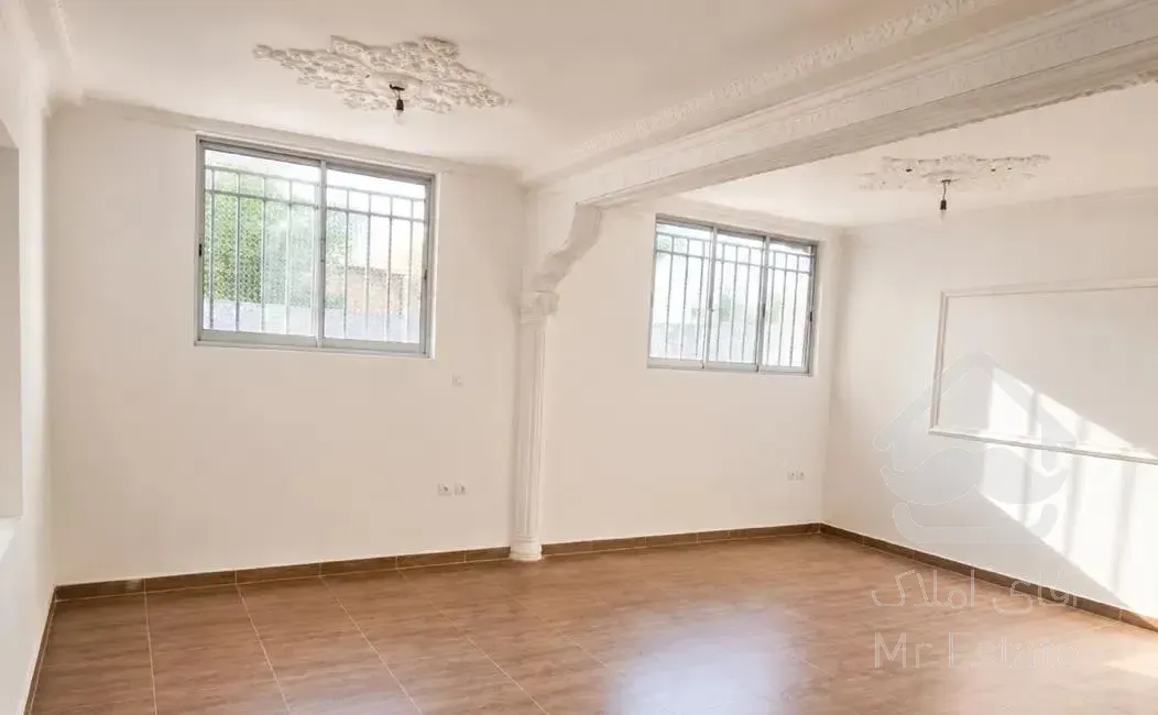 خانه ویلایی دربست ۱۳۰ متری نزدیک به کمربندی غربی