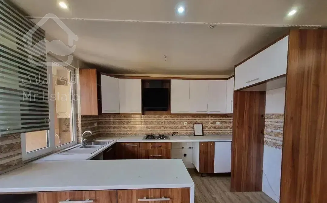 ۱۰۰ متر  ( شهرارا) سالن مربع