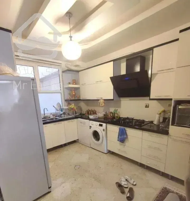 کوى بیمه / فول امکانات / ٨٦ متر / آفتابگیر