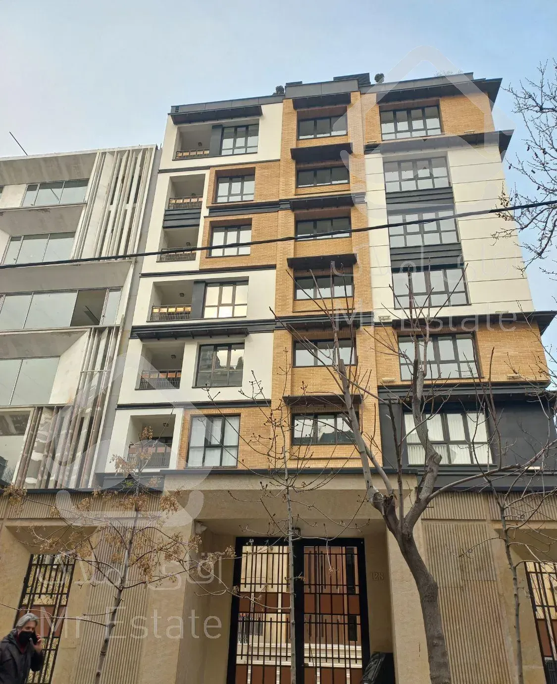 آپارتمان ۱۳۰ متر ۳ خواب کلید نخورده