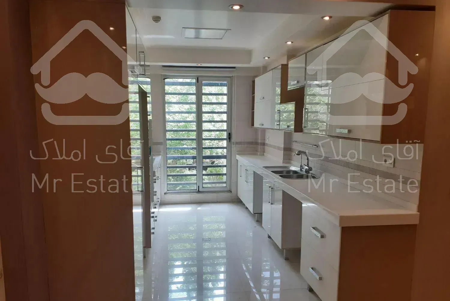 فرمانیه اندرزگو ۲ دو خوابه ۱۲۰ متری فروشی