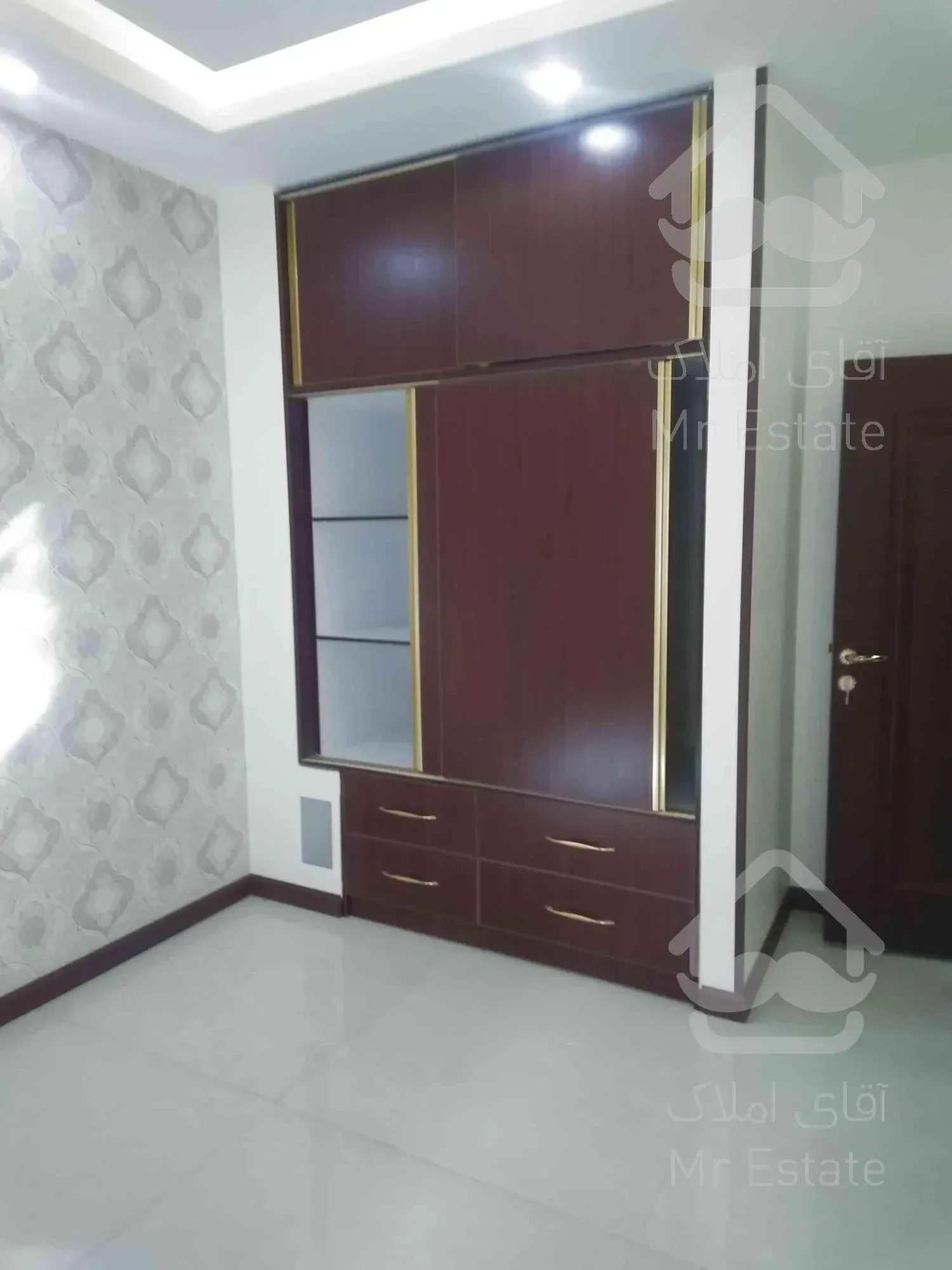 خرید  آپارتمان  سه خوابه  صادقیه