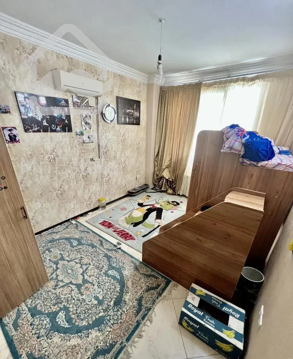 ۱۹۰متر*تراس بزرگ*سکونت چندساله*بدون مالک