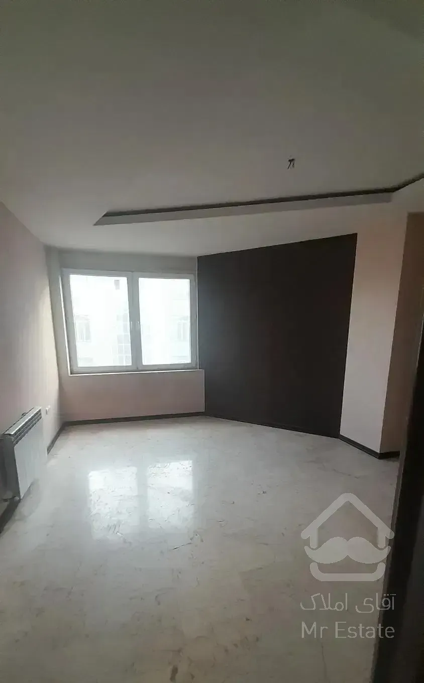 ۸۷ متر  مسکونی لارستان/حسینی راد (پارکینگ آسانسور)