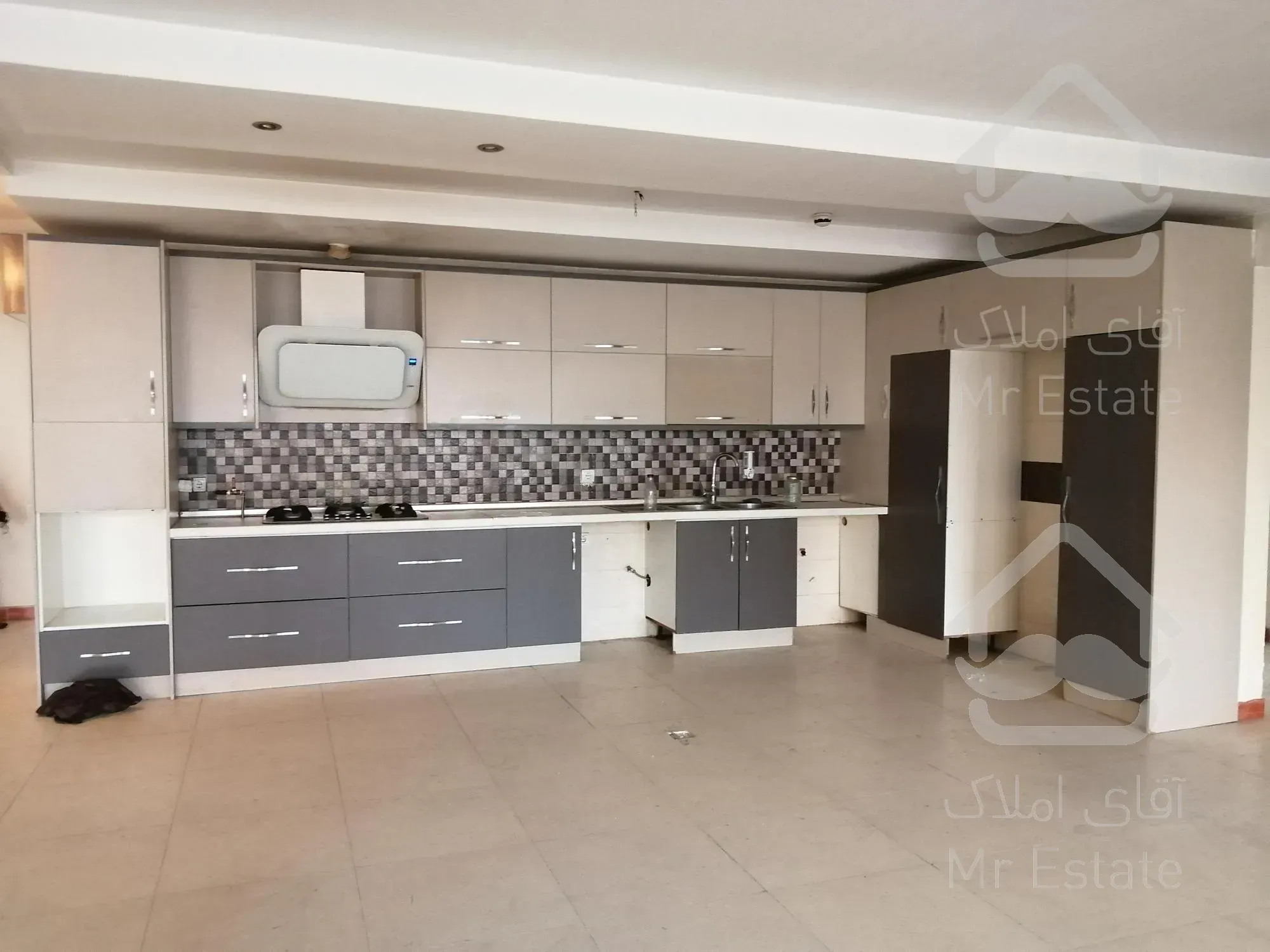 161 متر 3خواب برج صیاد 2 فول امکانات دریاچه