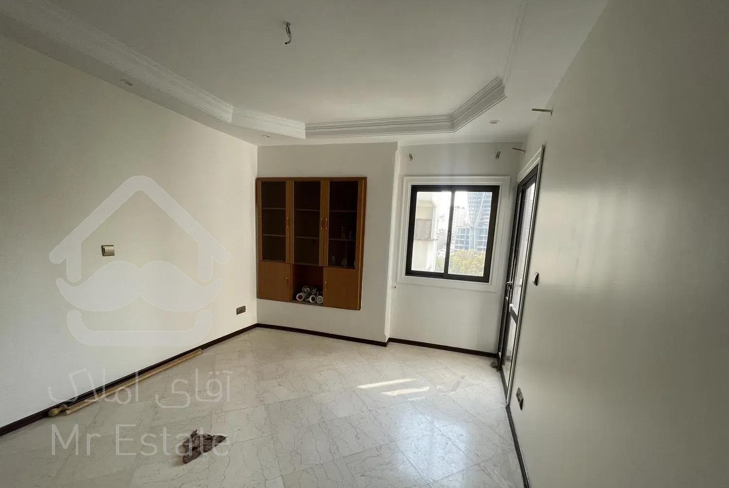 محمودیه برند منطقه ٢٤٠ متر تراس قابل چیدمان