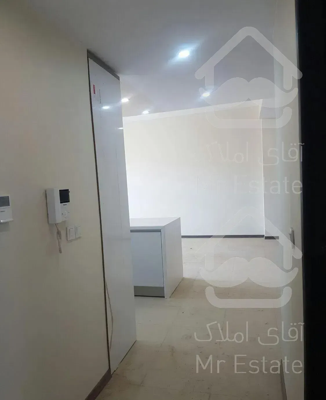 آبشار ۱۳۲ متر نوساز   متریال