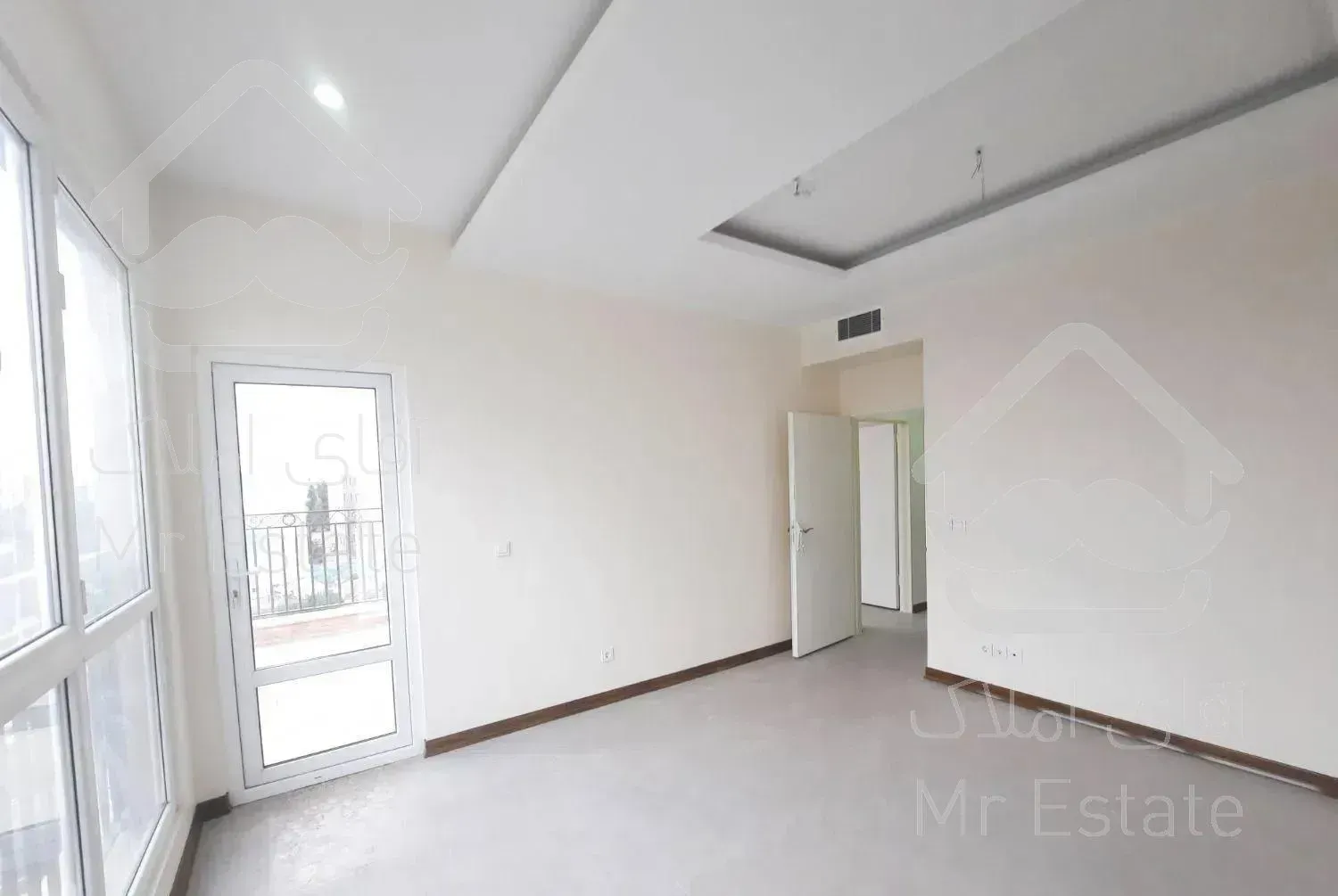 ۱۳۲ متر سه کله نیاوران‌ 'سفر'