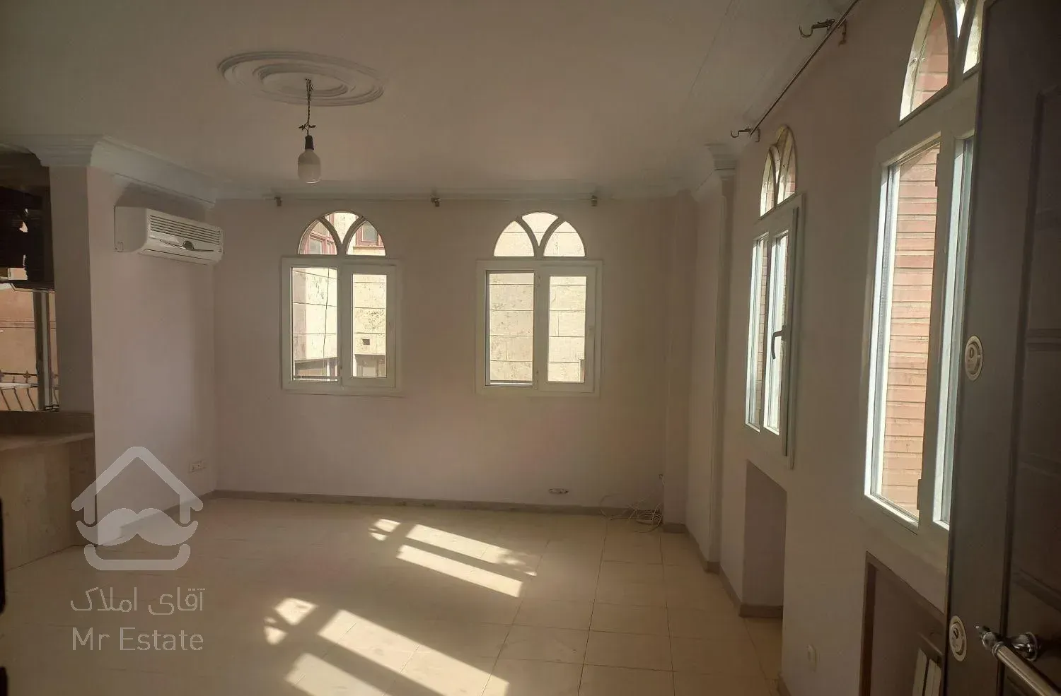 فروش آپارتمان ۱۰۷ متری ۳ خوابه طبقه ۲ در زرگنده