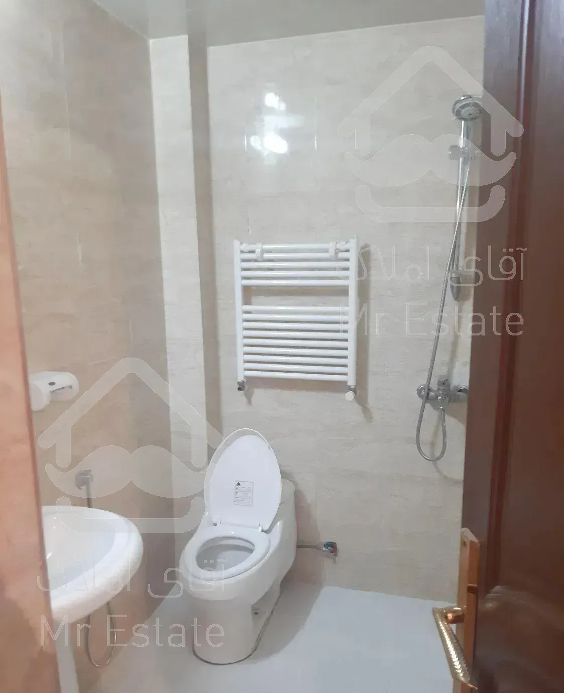 آپارتمان پونک ( شاهین شمالی ) ، ۷۱متر