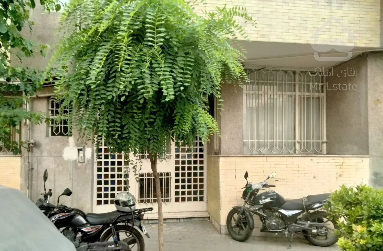 آپارتمان 153 متری سه خوابه خیابان دانشگاه