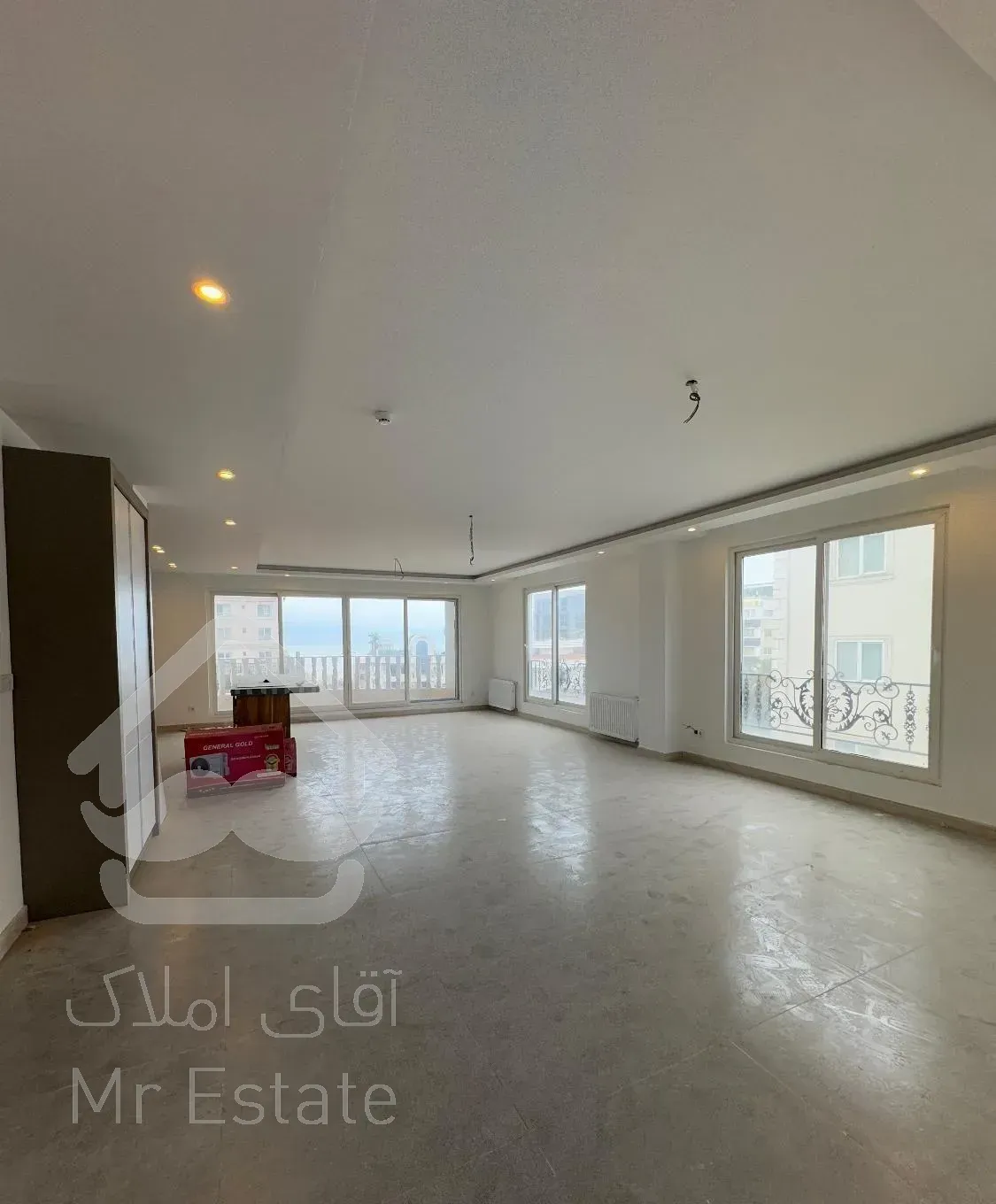 آپارتمان ۱۸۰متری*ویودریاوجنگل/۳خواب/روف/سنددار