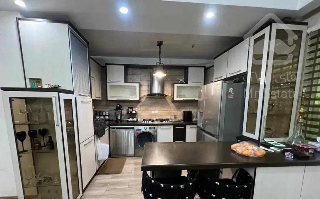 ۱۰۷متر/۲خواب/فول امکانات/طبقه۷مجتمع