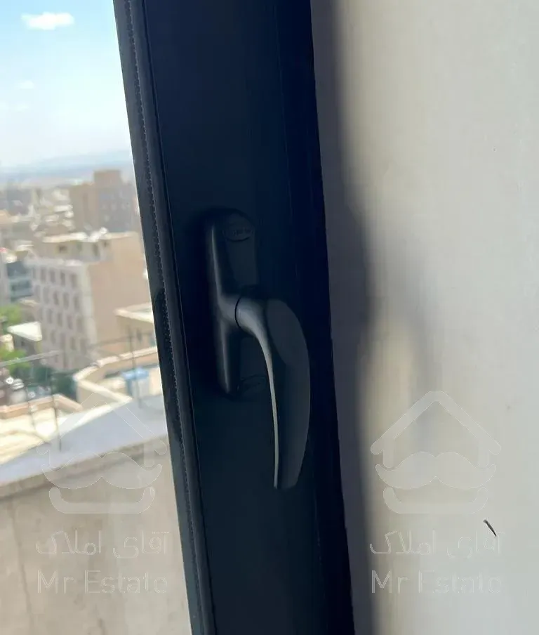 تعمیر و رگلاژ انواع درب و پنجره UPVC یو پی وی سی