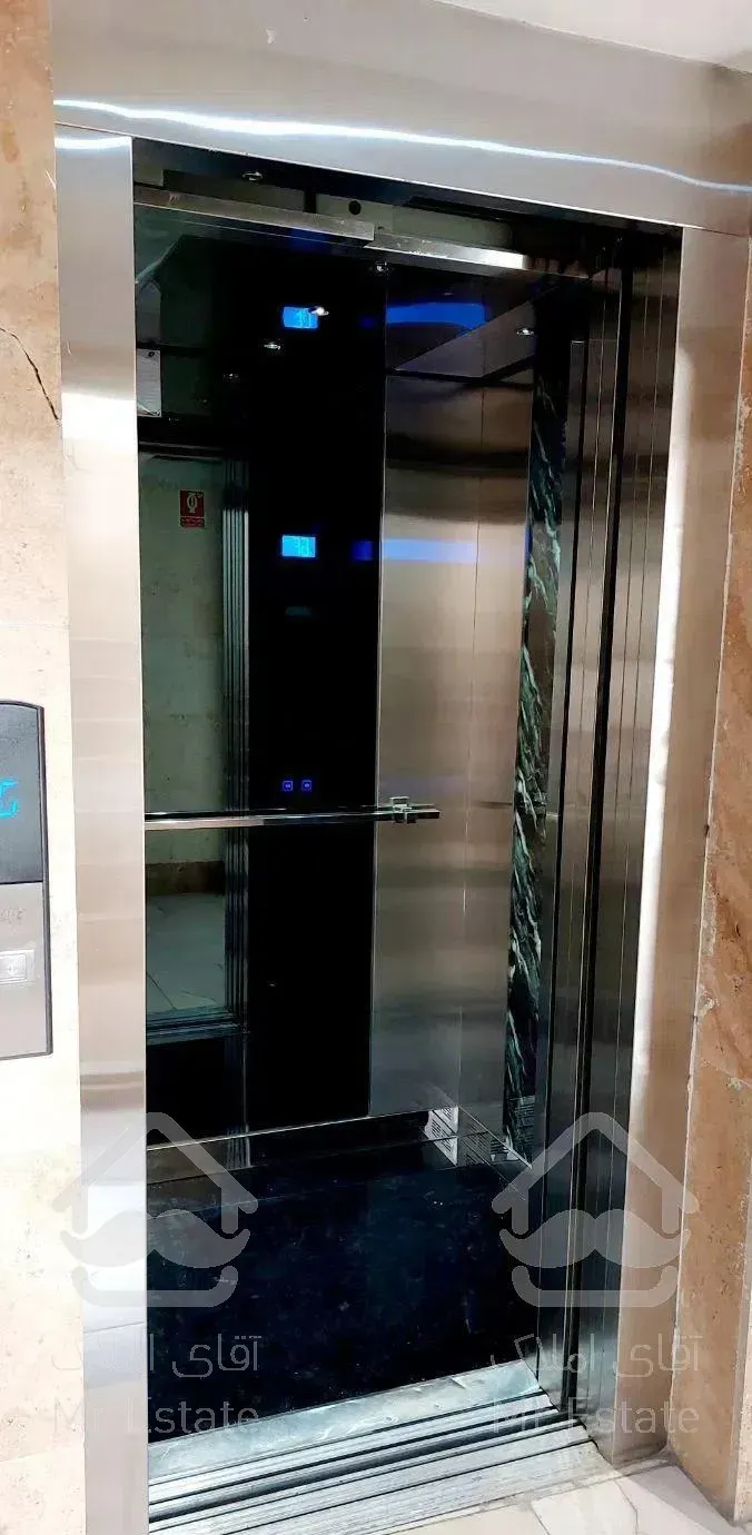 ۱۰۰ متر نوساز پارک لاله