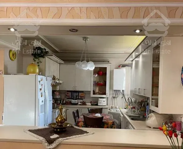 اپارتمان ۱۳۰ متری در ولیعصر فلکه تختی