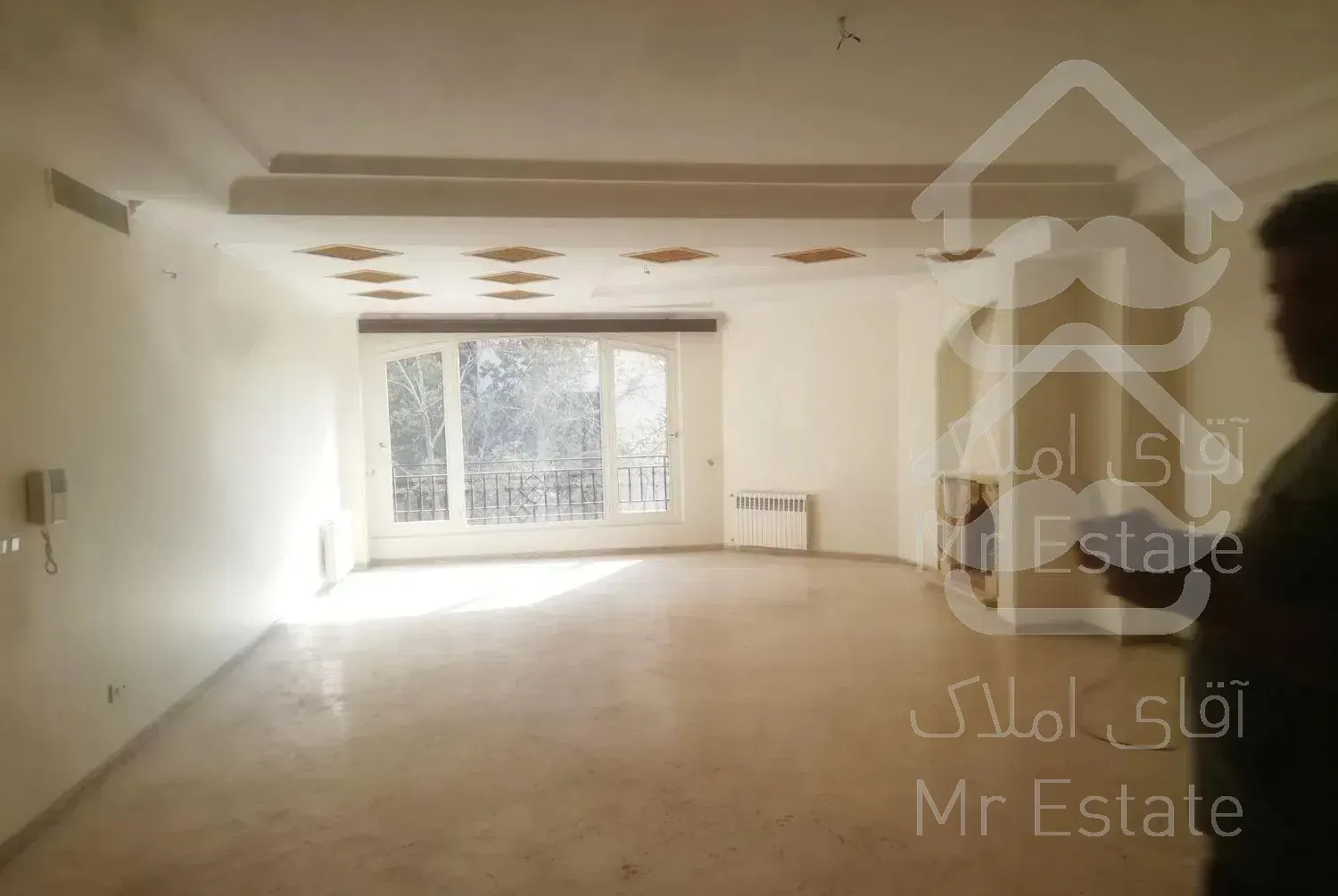 180 متر 3 خواب واقع در یخچال قلهک