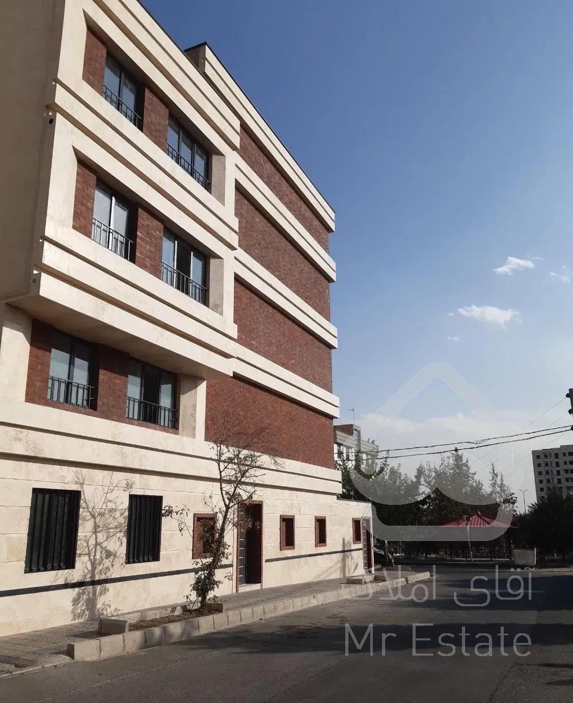 آپارتمان ۵۰۰متر در ۴ طبقه نوساز کلیدنخورده