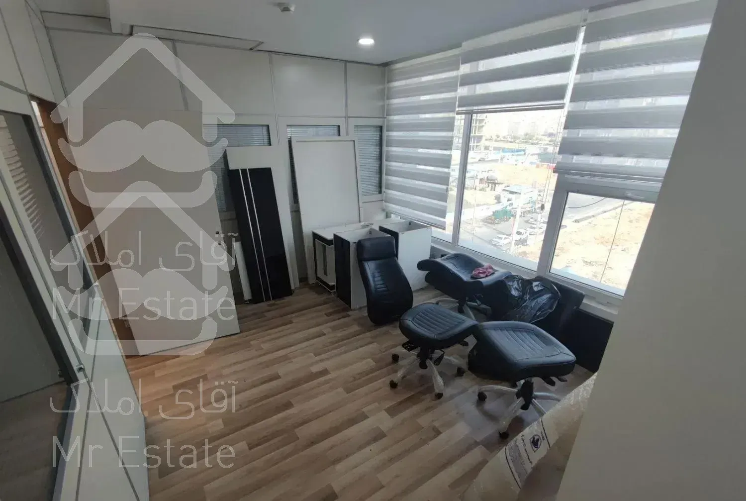 105متر فلت اداری تاپ لوکیشن دریاچه شهدای خلیج فارس