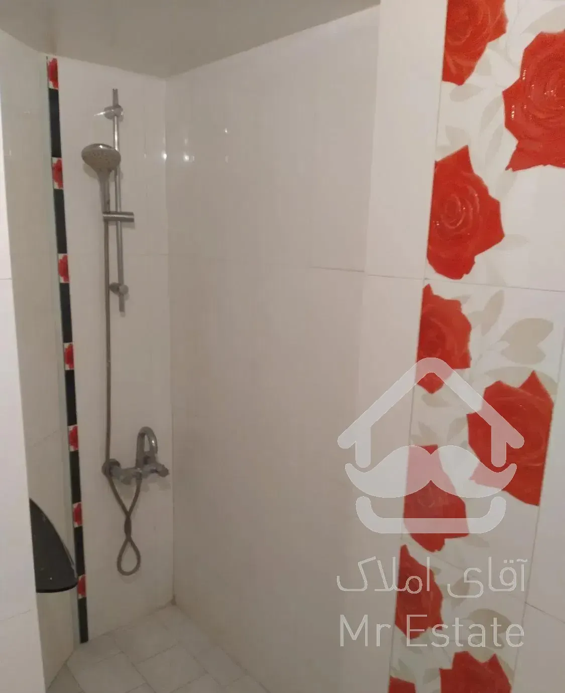 عباس آباد - بخارست ۲۶۰ متر ( حیاط اختصاصی )