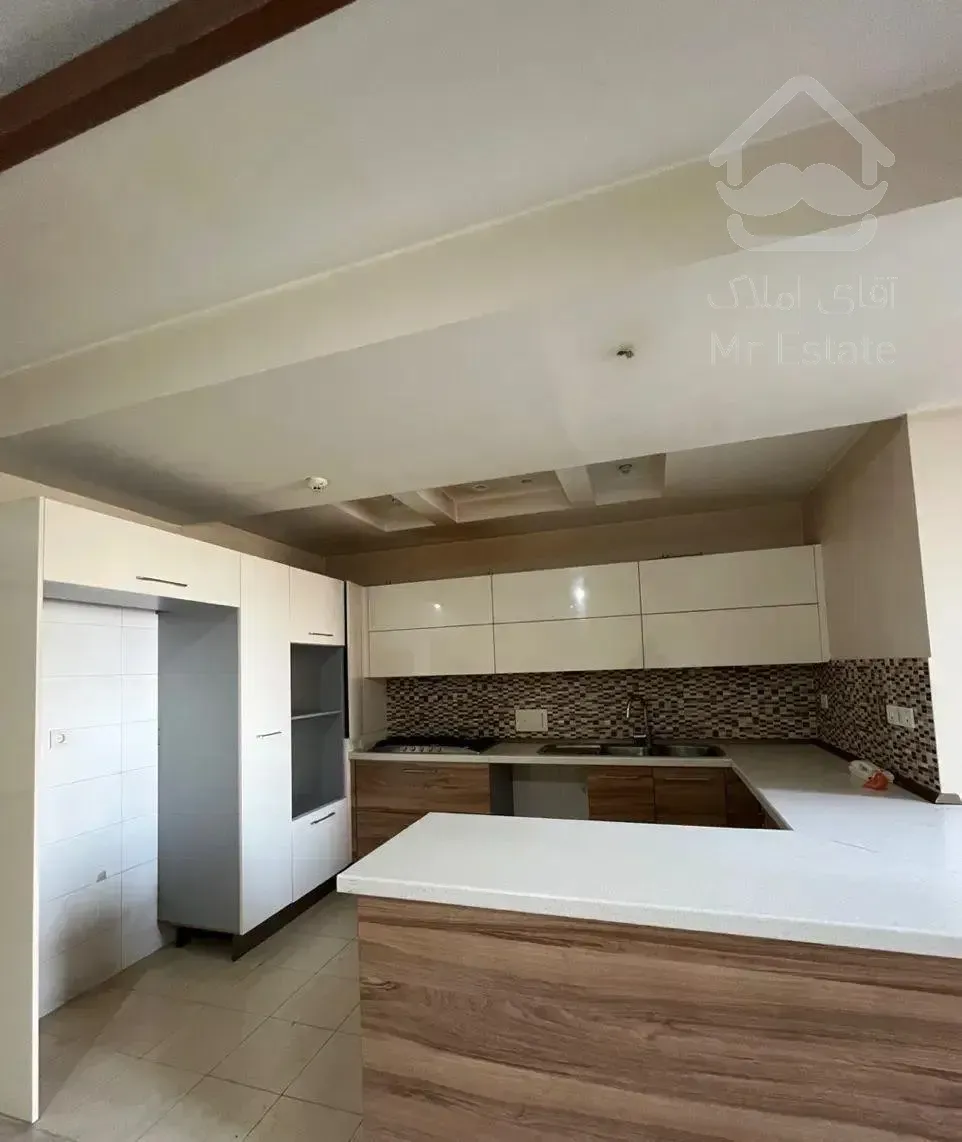 ۱۱۵متردرکه‌ویوکوهستان۲پارکینگ‌سندی‌ بالکن چیدمانی