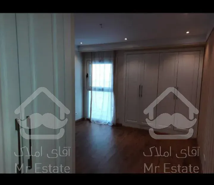 رهن اپارتمان ۲۷۰متری در برج باغ برند فرمانیه