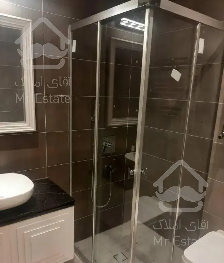 135متر/کردستان/آزادگان/نوساز/3خواب