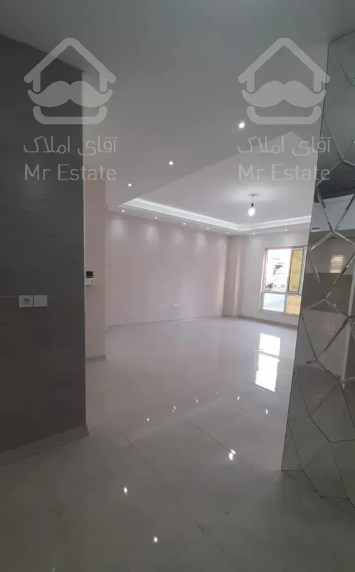 آپارتمان 83 متری خیابان پاسداران.