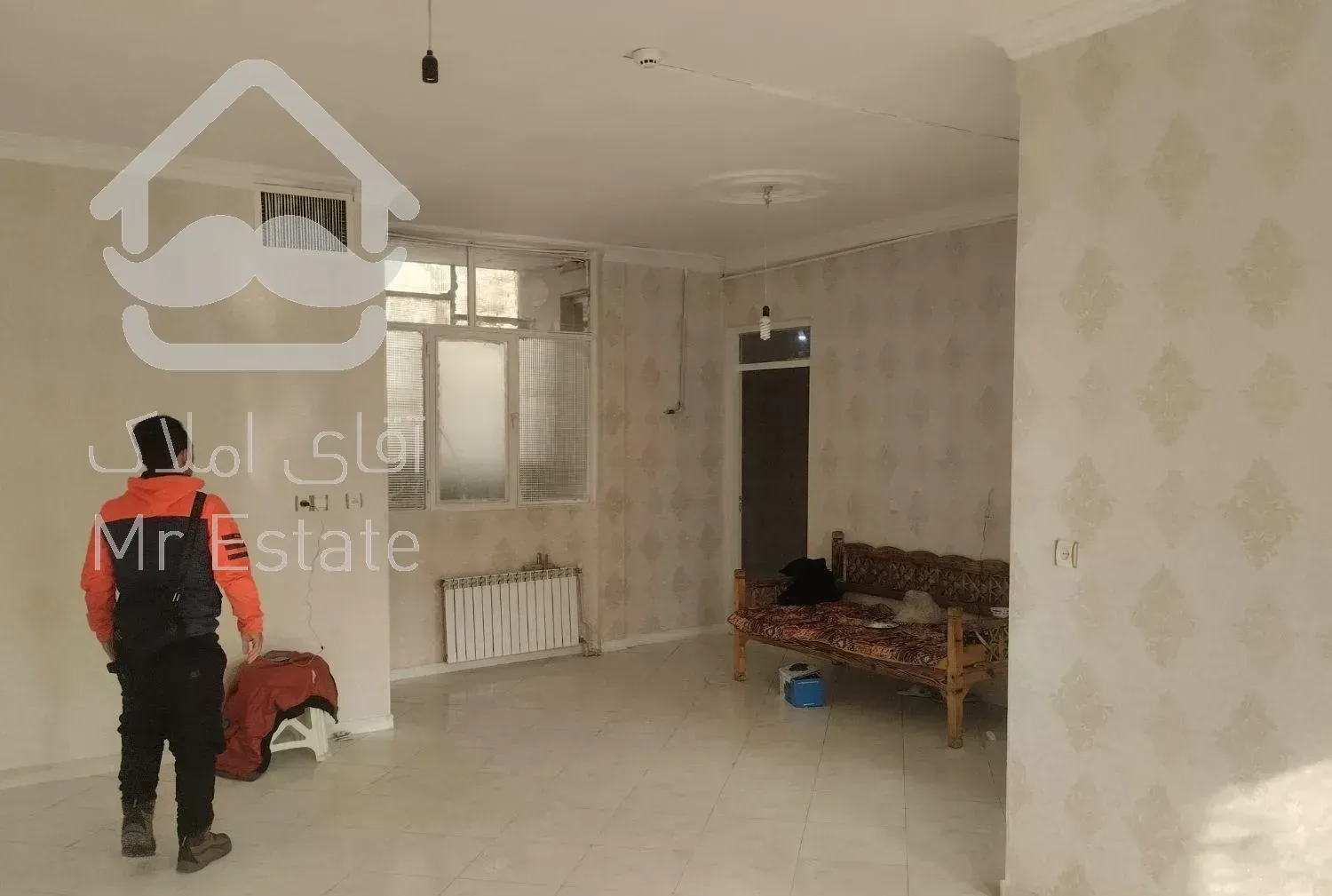 125متر غرق نور پارکینگ و انباری