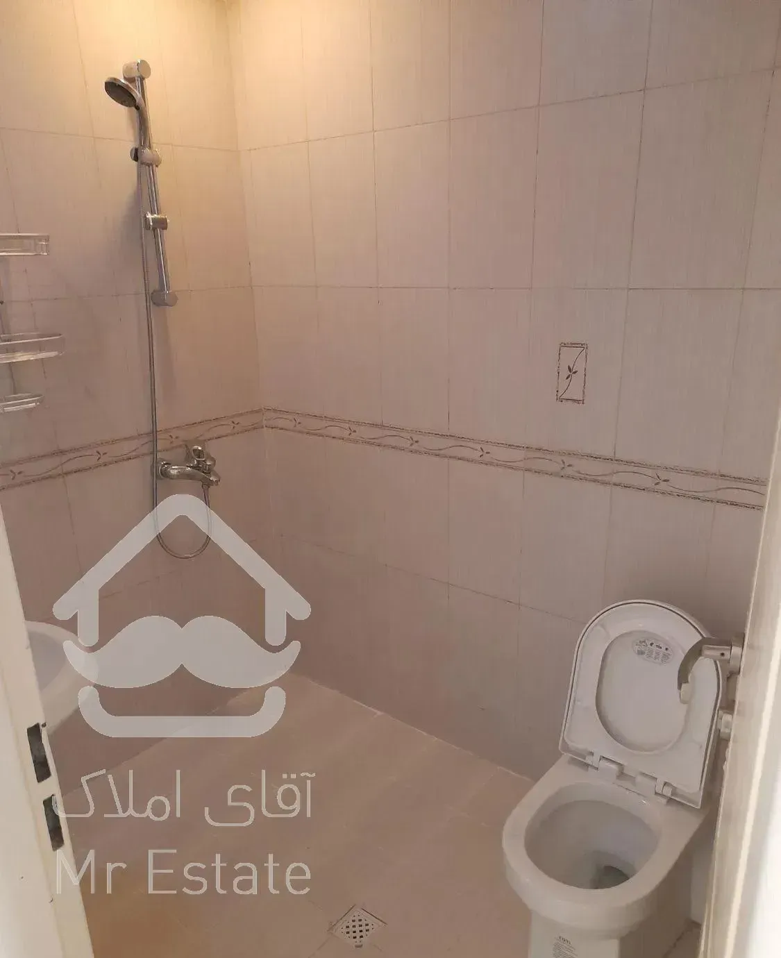 اپارتمان مسکونی ۱۲۰ متر/فول/نزدیک مترو/۲ پارکینگ