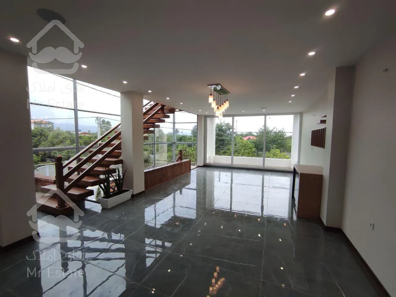 فروش ویلا ۲۵۰متری