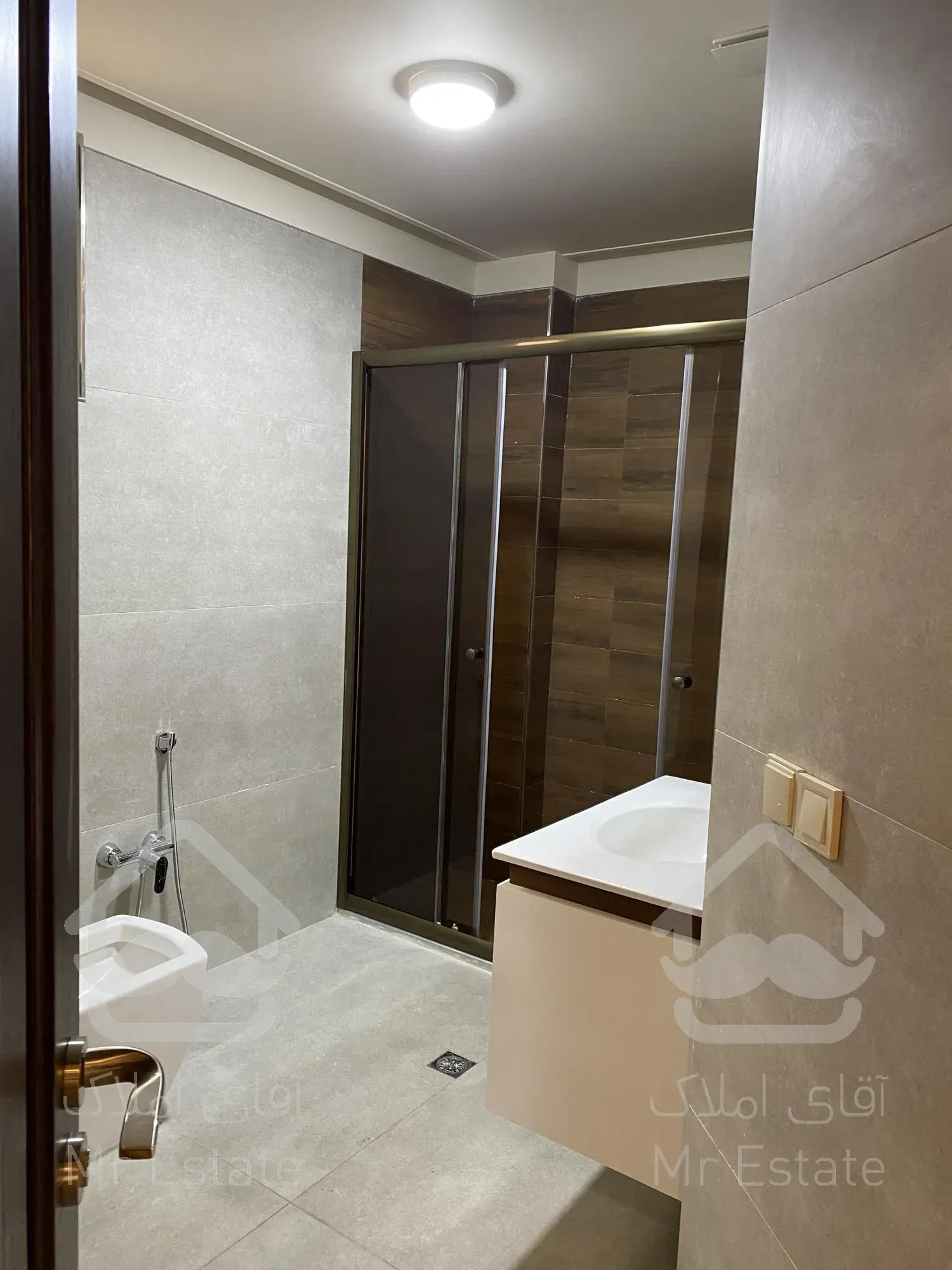 ١٨٠ متری کامرانیه