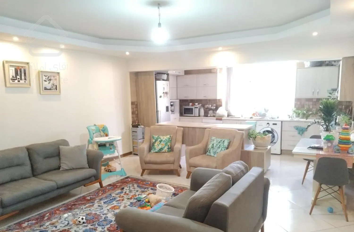 ۹۰ متر ۲ خواب فول امکانات با بالکن رو به آفتاب