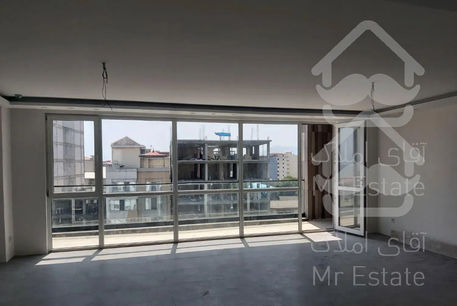 اپارتمان ۱۲۱متری کریم اباد