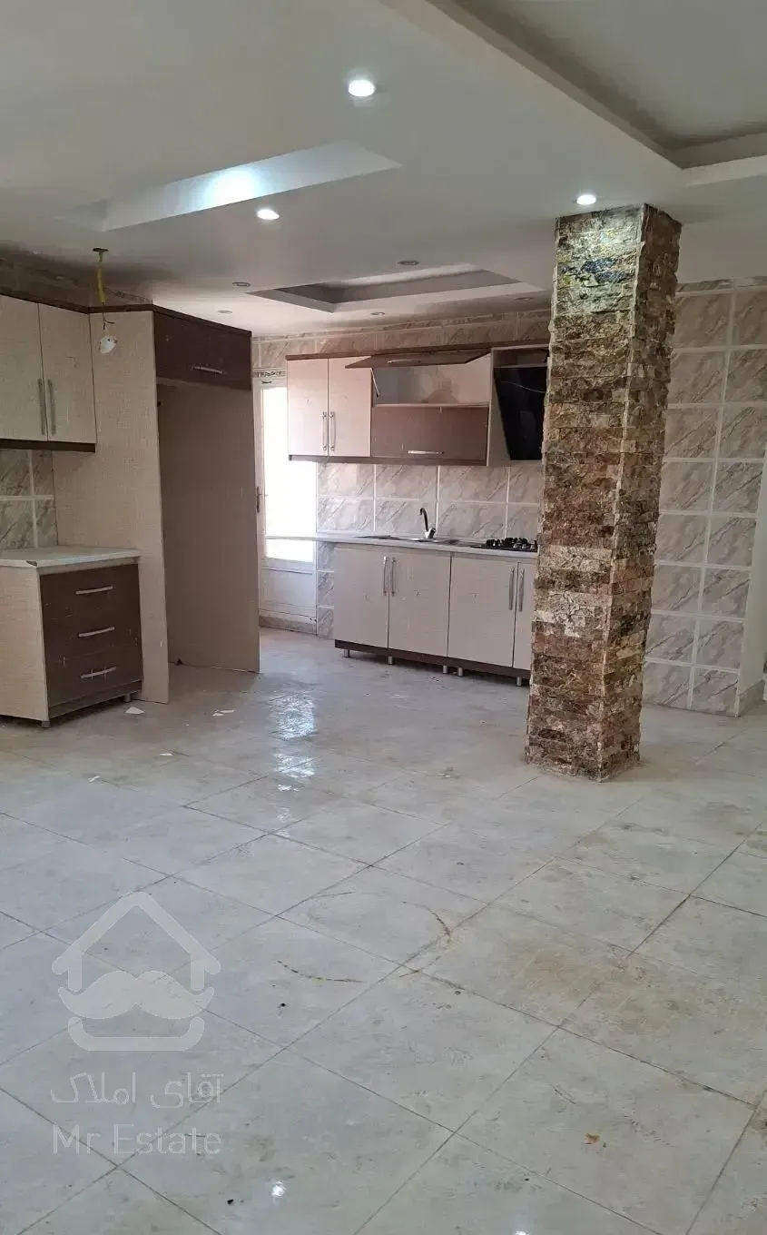 آپارتمان  ۱۳۰ متر کلید نخورده ،طالقانی  ،طبقه ۳