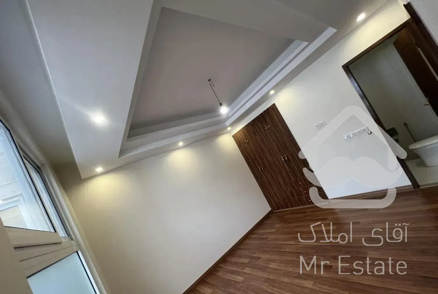 اجاره ۵۰۰متری سه طبقه دربستی