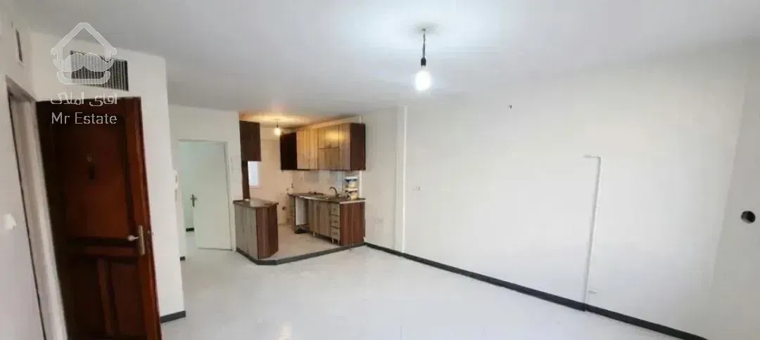 ۵۰متر/خوش نقشه/غرق نور