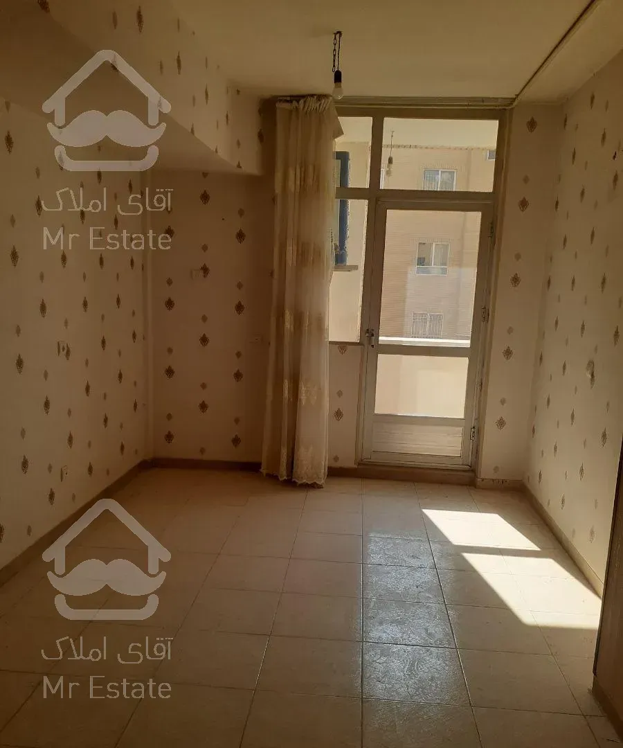 آپارتمان ۶۰متری یه خوابه،کاغذ دیواری