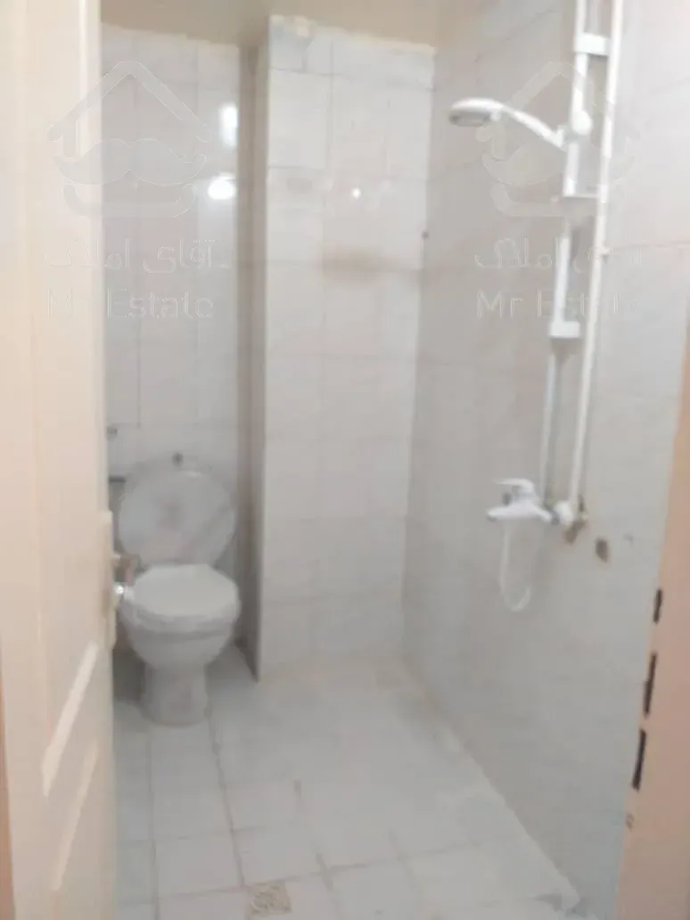 ۱۰۰متر آپارتمان صادقیه گلها زیر قیمت