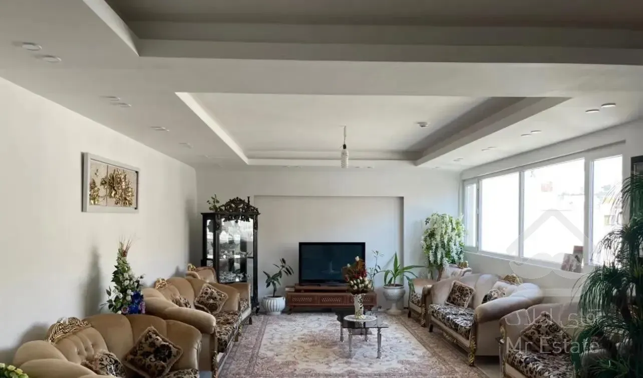 آپارتمان دوخوابه خاص در خیابان معزی
