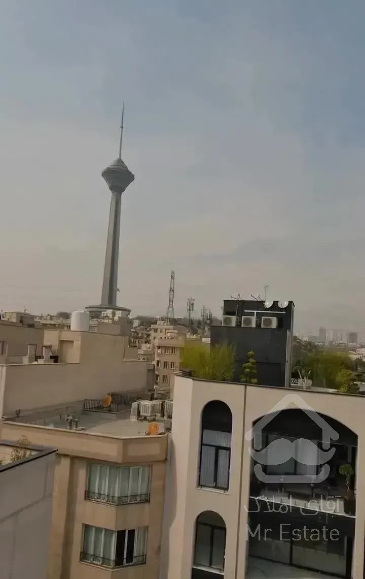 گیشا ۱۸۵ متر تراس قابل چیدمان روبه پارک