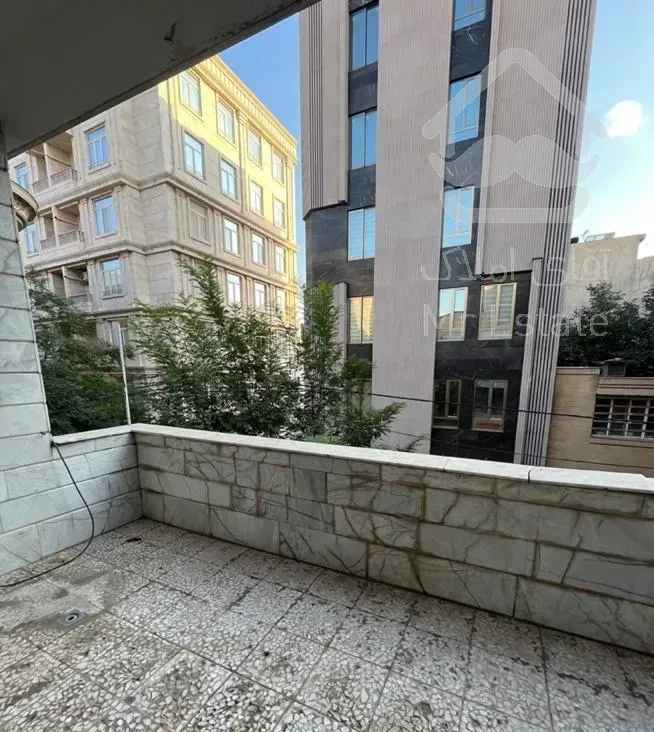 آپارتمان فلکه برق۱۳۰ متری /۲ خواب