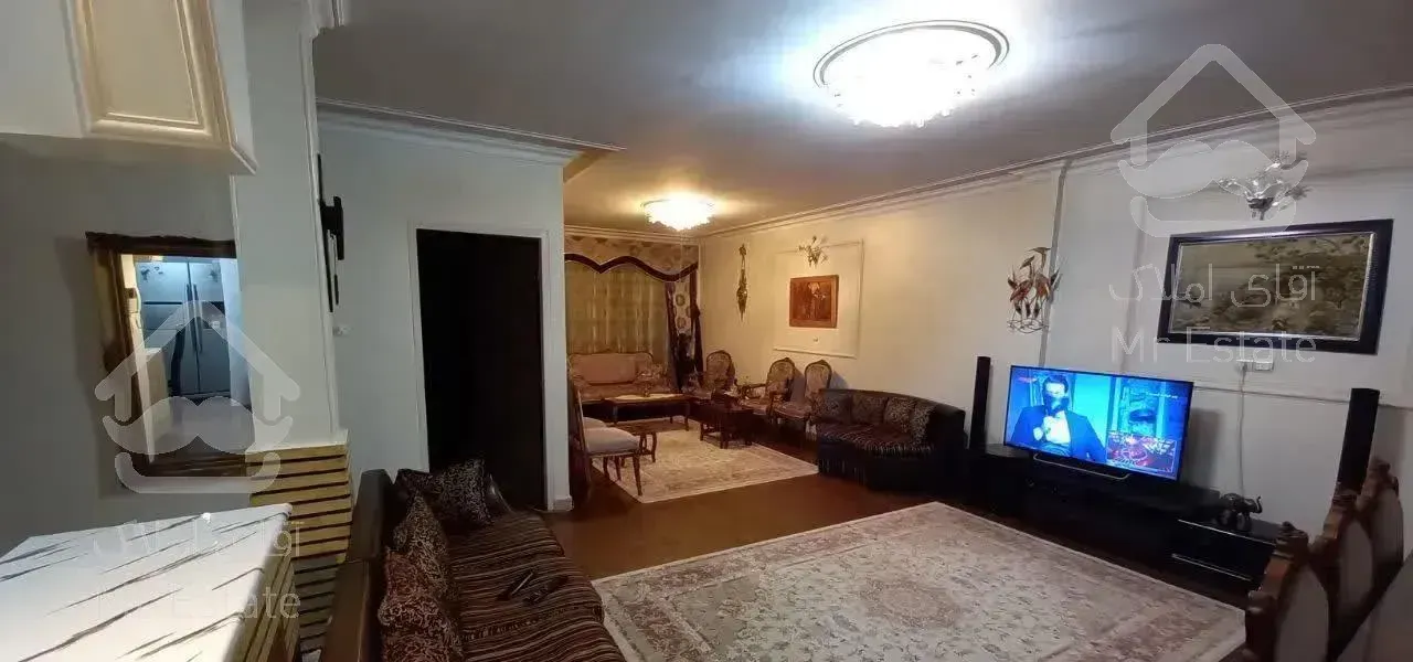 آپارتمان/ ۹۰ متری /دو خواب /پارکینگ