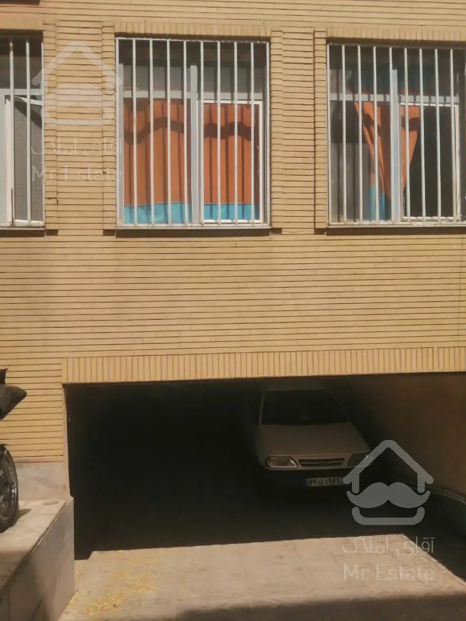 ۴۹ متر پارکینگ دار طبقه اول