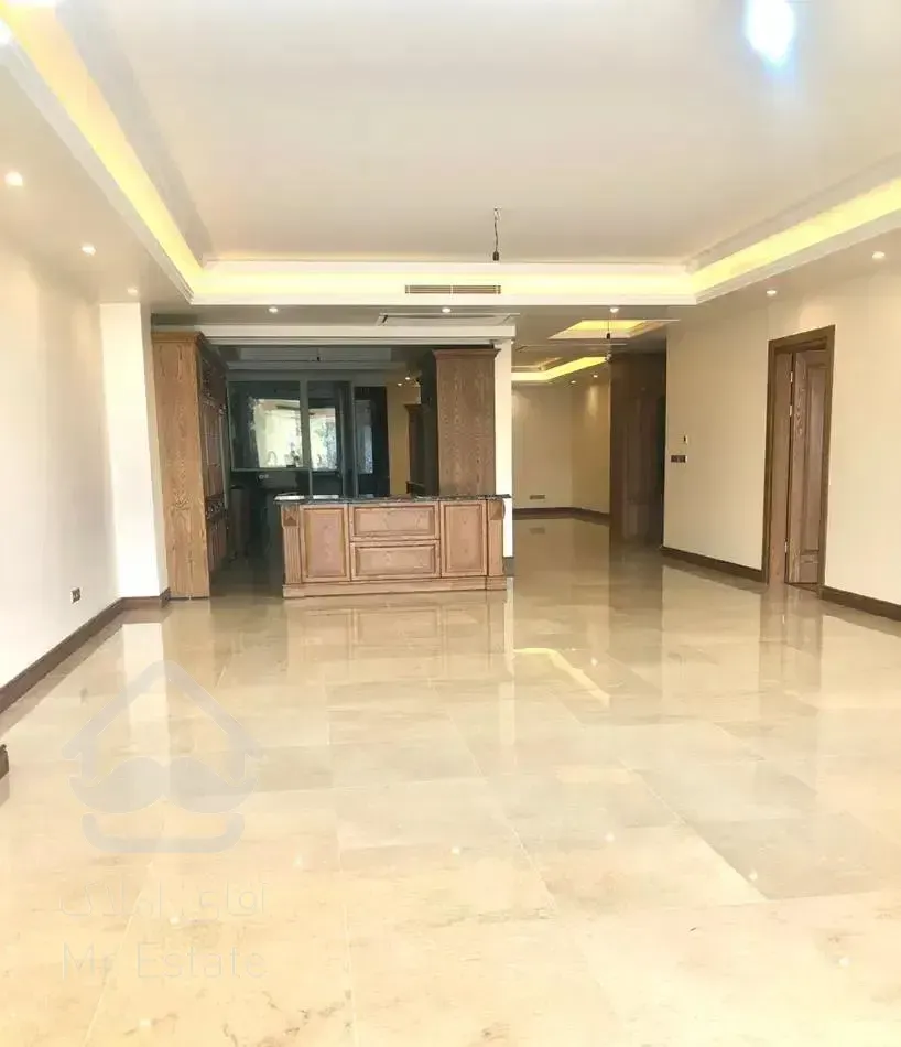 اپارتمان ۲۵۰متر ۴خواب(۳خواب مستر)*برند*مشاعات کامل