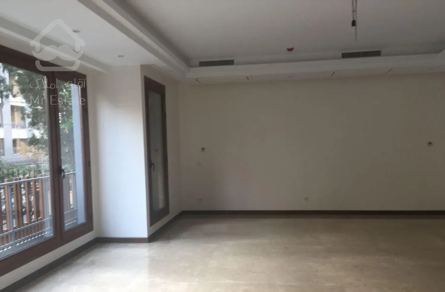 ۲۲۰ متر  ۳ خواب ــ شخصی ساز ـ ونک آرارات