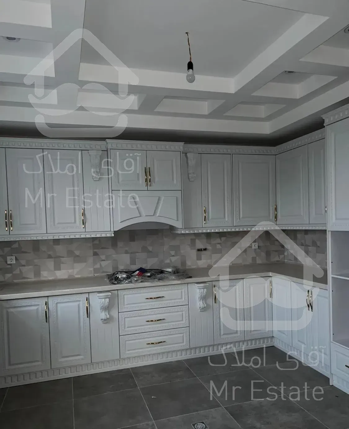 ۳۳۳ متر ویلا نوساز استخردار (برند رامسر)